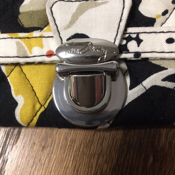 Vera Bradley Key Chain/ID Holder/and Card--Change Lock Wallet - Picture 5 of 10